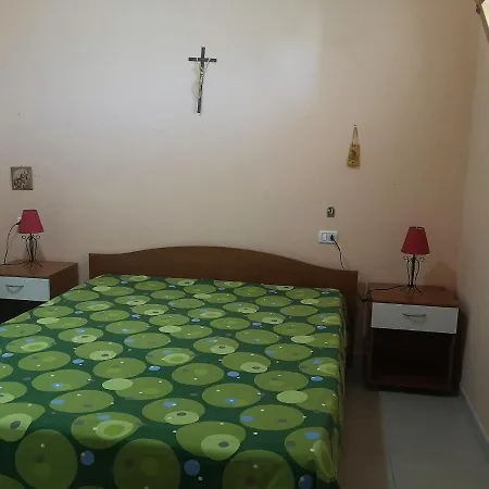 Dona Nyaraló Vieste