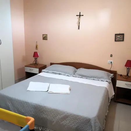 Dona Nyaraló Vieste